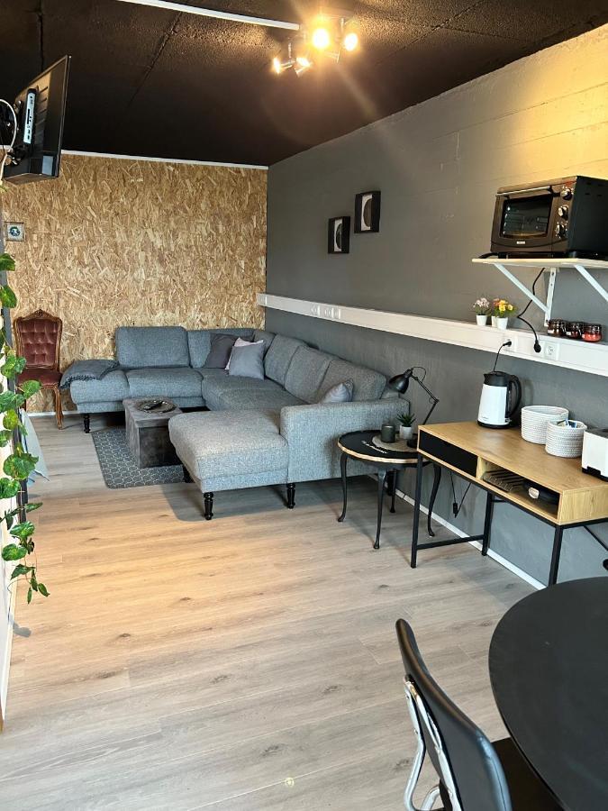 The Little Guesthouse Downtown - Keflavik Airport Exterior foto